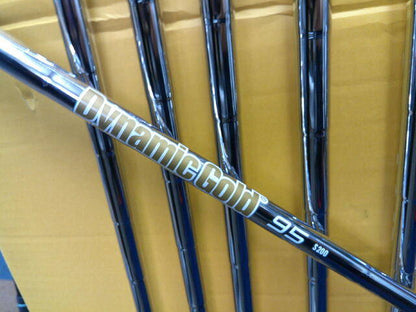Callaway Rogue ST Max Irons (6pc) — (S200) Dynamic Gold 95 S — Japan Model, Used