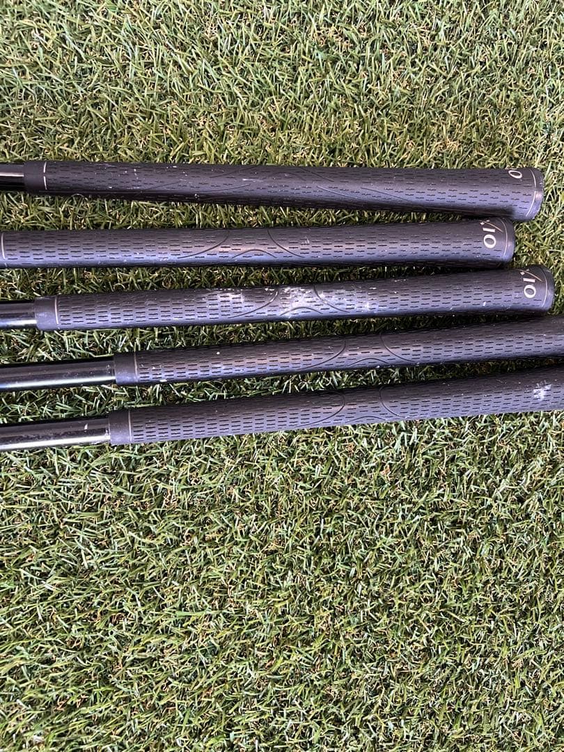 Dunlop XXIO 7 Irons 6-9 (5pc) — Flex R — Japan Model, Used
